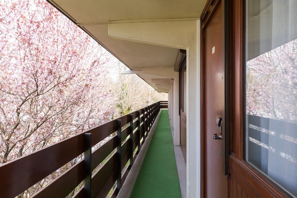 Hotel Campanile Annecy ~ Metz-Tessy Exterior foto
